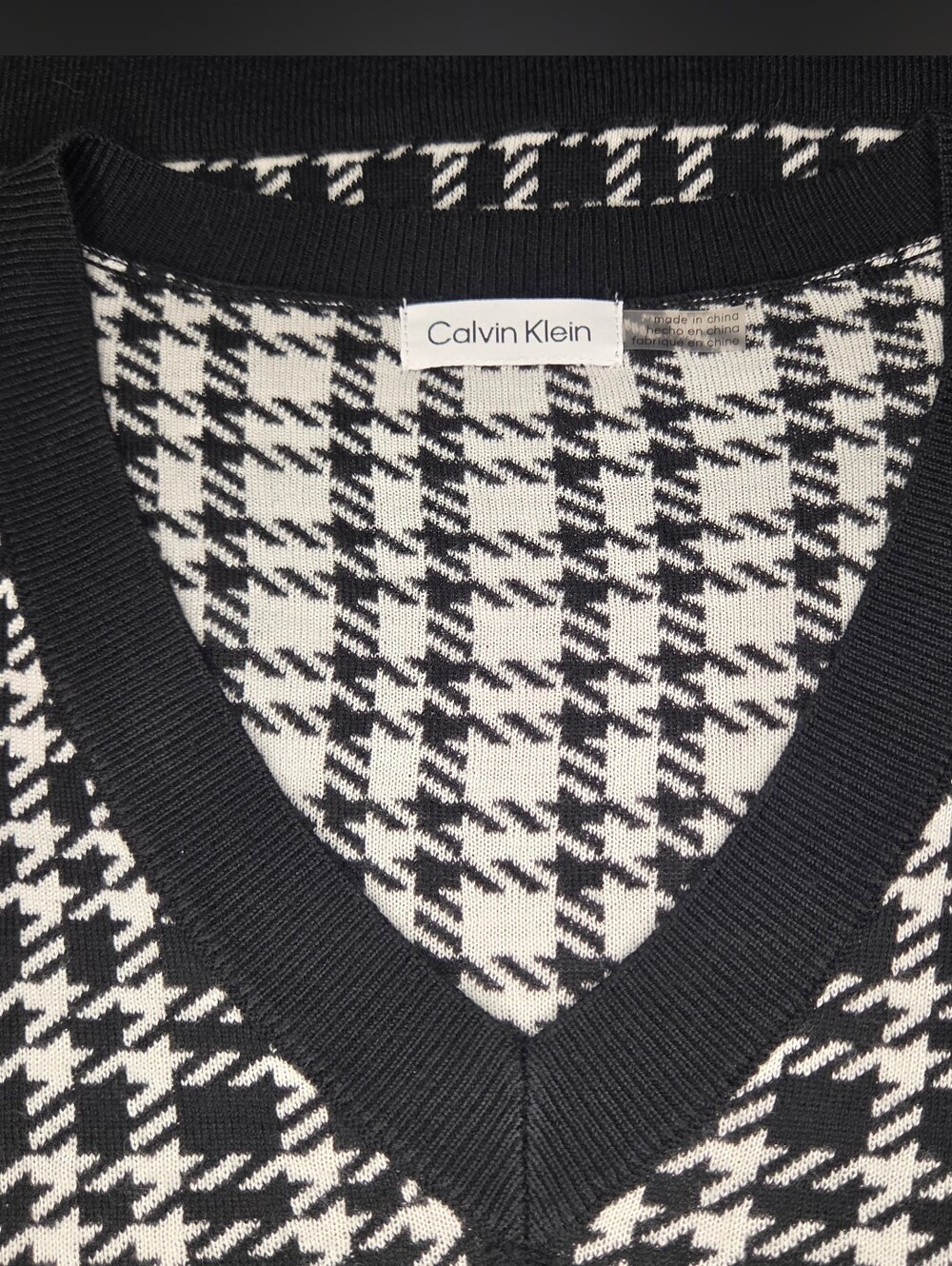 Calvin Klein Black & White Houndstooth V-Neck Sweater Women's XL